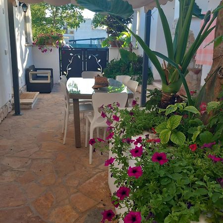 Villa Raggio Di Sole Parcheggio Privato Порто-Чезарео Екстер'єр фото