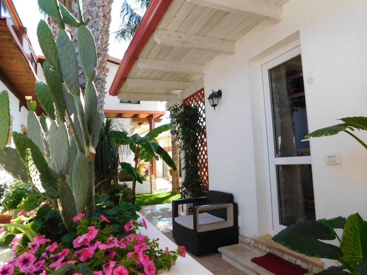 Villa Raggio Di Sole Parcheggio Privato Порто-Чезарео Екстер'єр фото