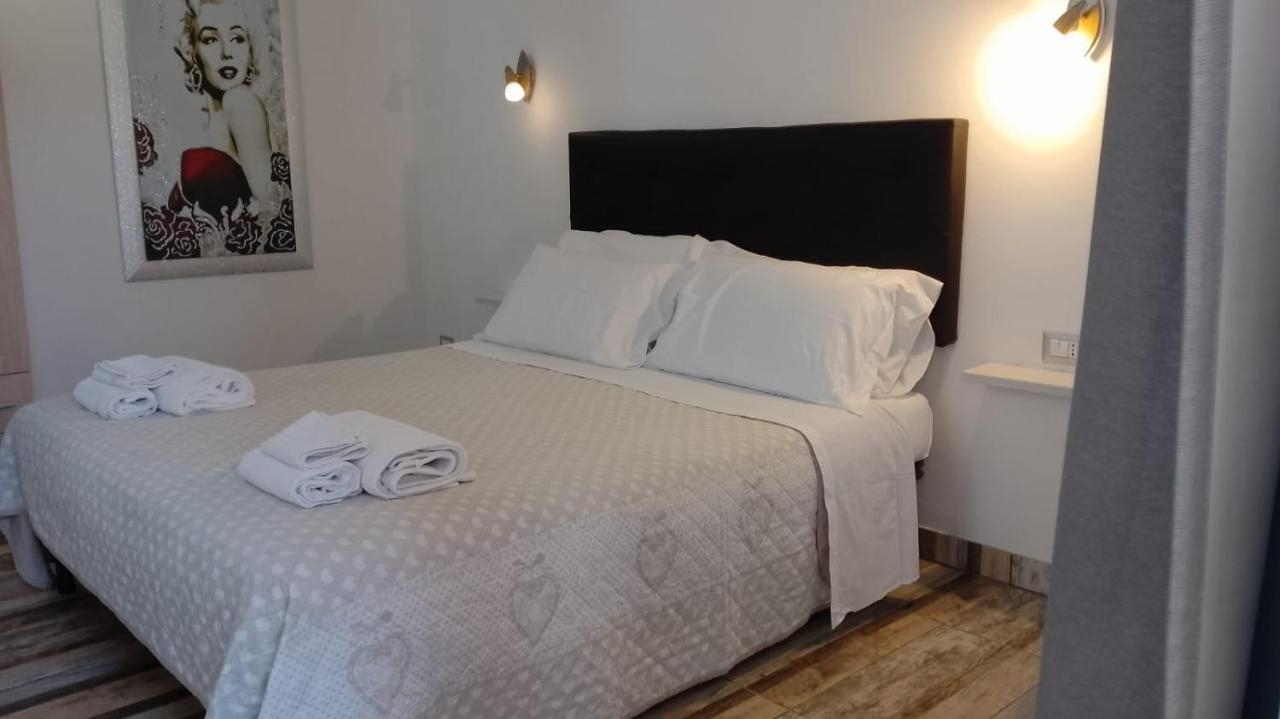 Villa Raggio Di Sole Parcheggio Privato Порто-Чезарео Екстер'єр фото