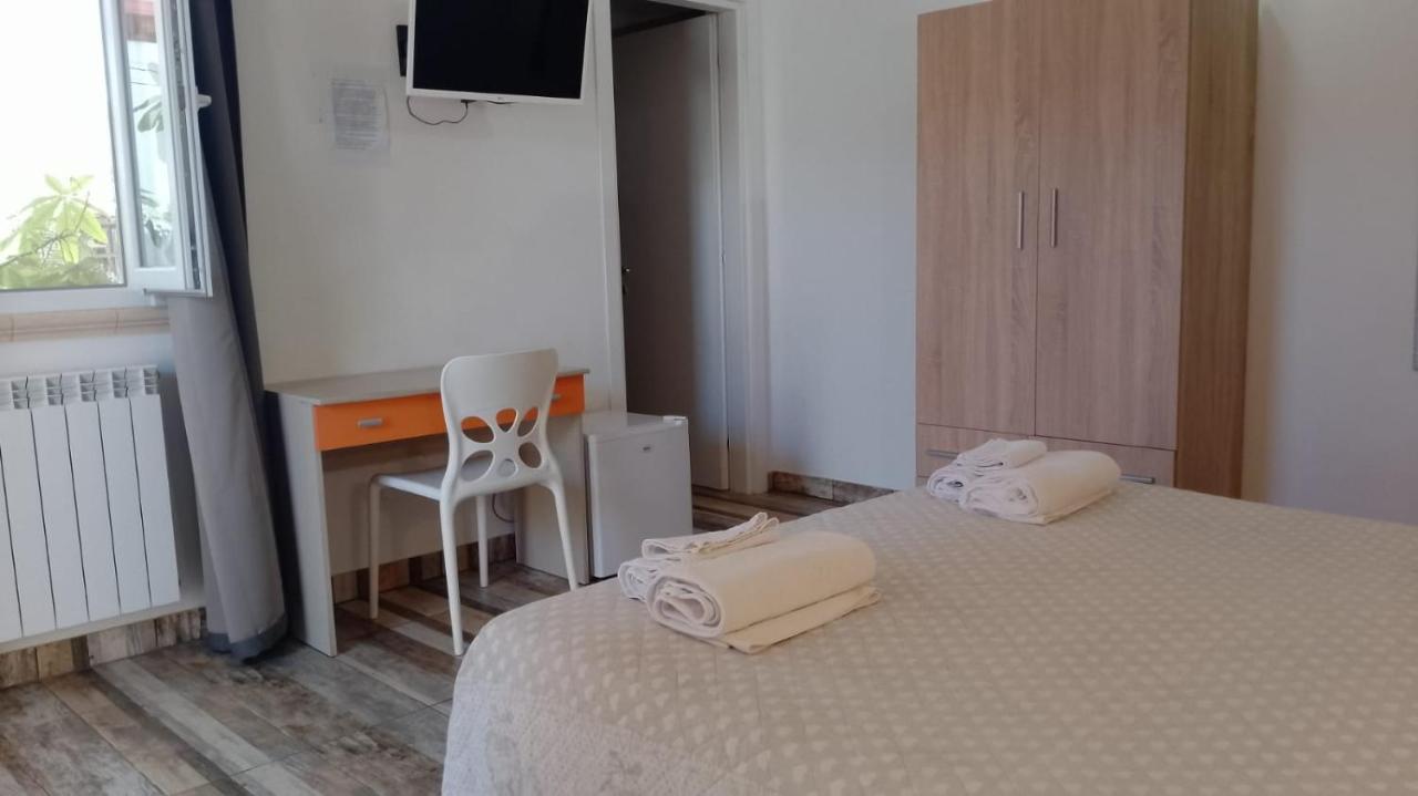 Villa Raggio Di Sole Parcheggio Privato Порто-Чезарео Екстер'єр фото