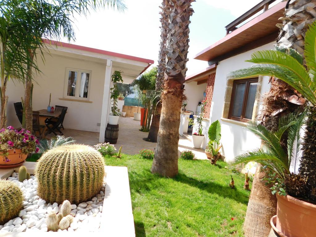 Villa Raggio Di Sole Parcheggio Privato Порто-Чезарео Екстер'єр фото