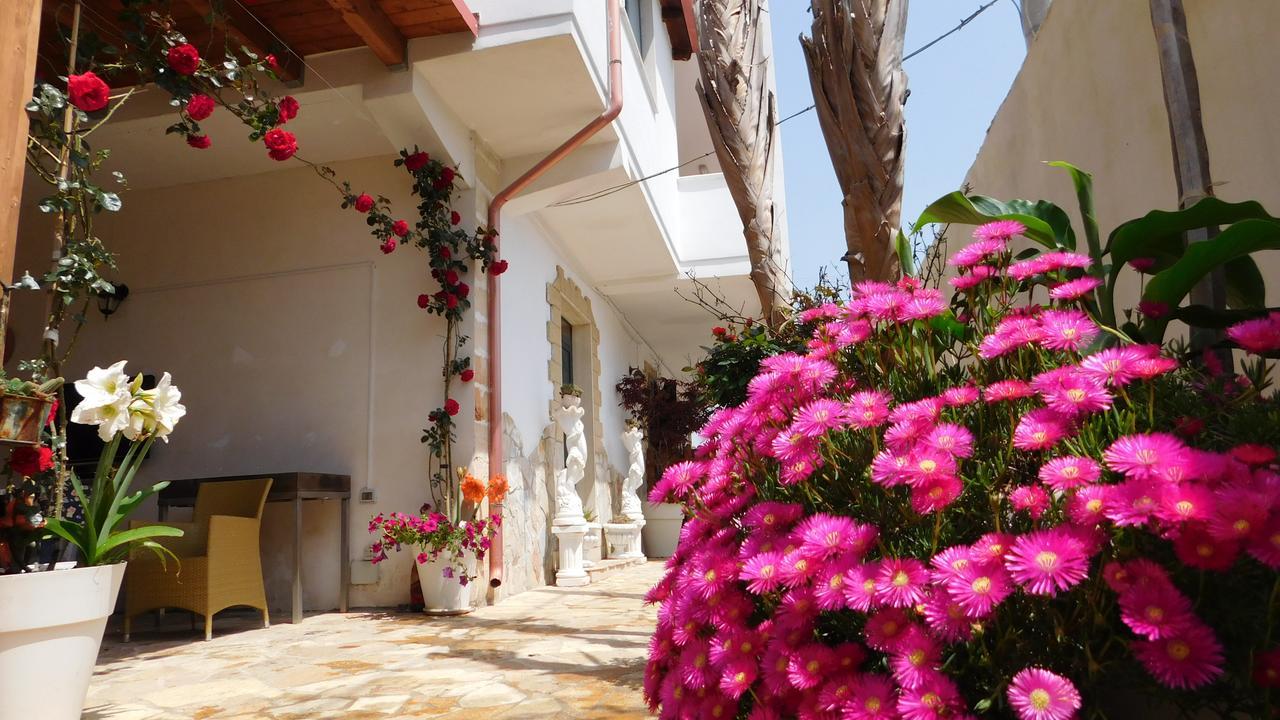Villa Raggio Di Sole Parcheggio Privato Порто-Чезарео Екстер'єр фото